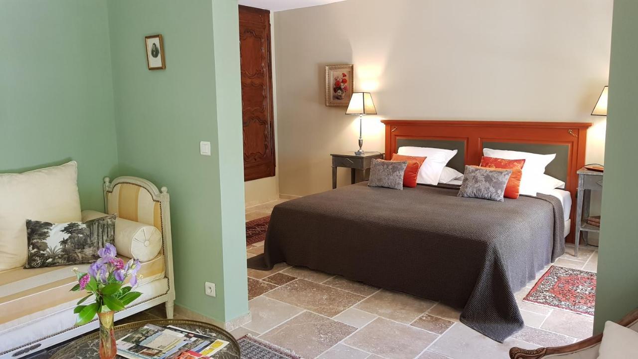 Pierres Blanches Bed & Breakfast Cotignac Exterior photo