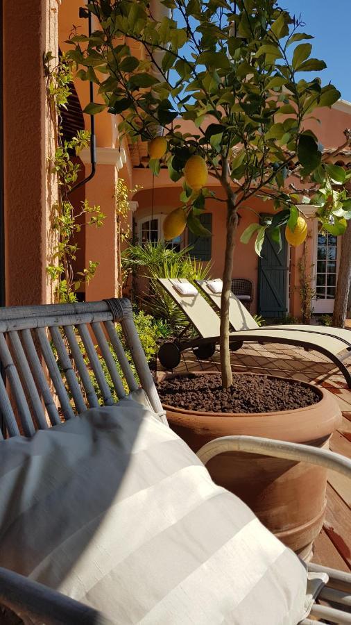 Pierres Blanches Bed & Breakfast Cotignac Exterior photo