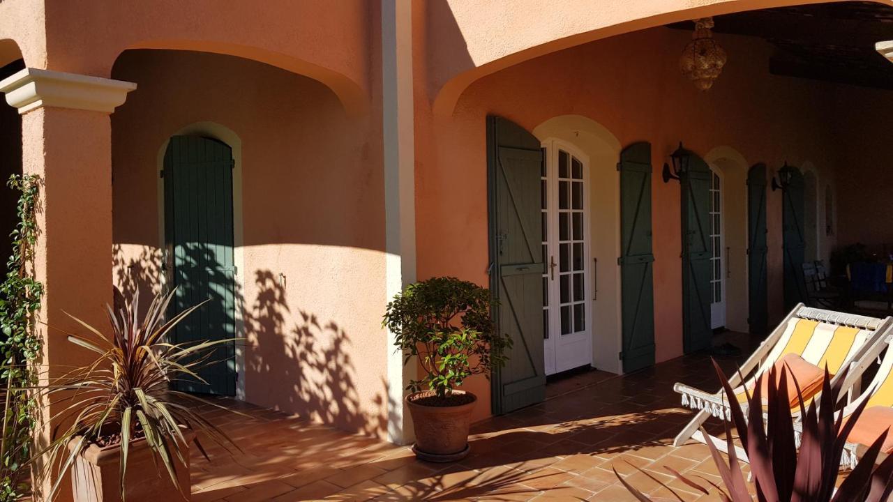 Pierres Blanches Bed & Breakfast Cotignac Exterior photo