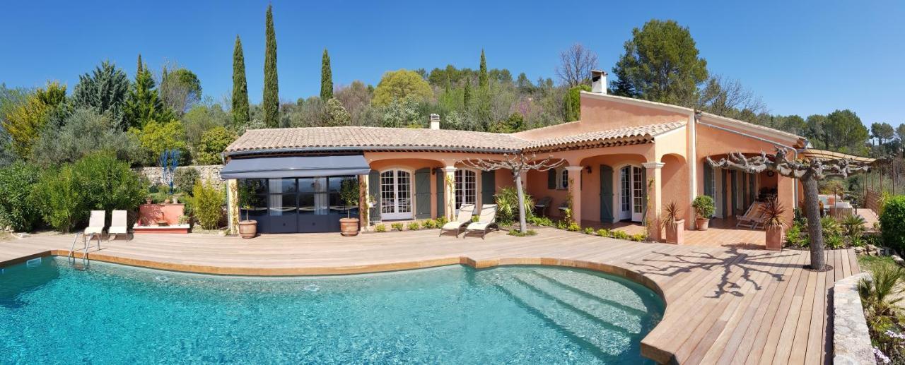 Pierres Blanches Bed & Breakfast Cotignac Exterior photo
