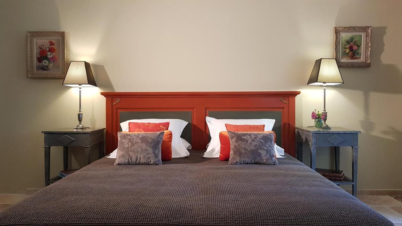 Pierres Blanches Bed & Breakfast Cotignac Exterior photo